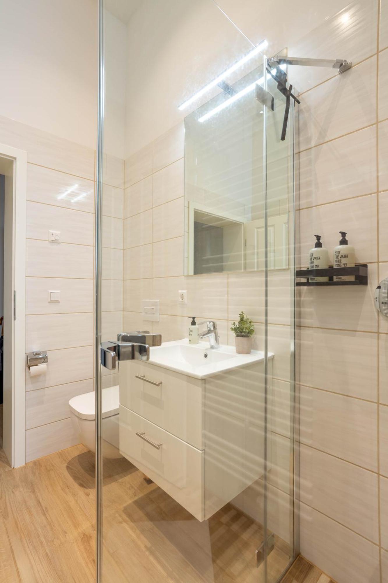 Soulscape Apartments Loft Zwickau Citycenter Mit Tg-Stellplatz, Magenta-Tv Und Klima Ngoại thất bức ảnh
